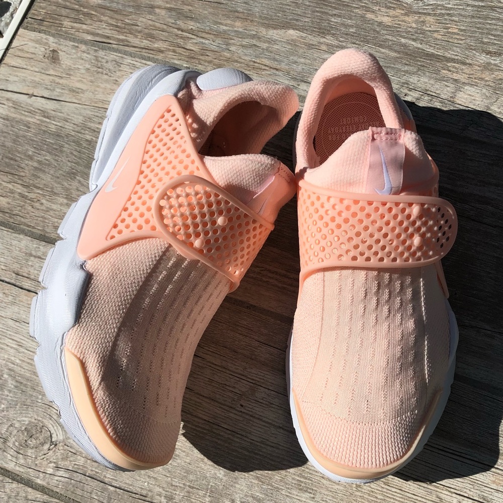 🍑Nike soft dart 🍑New 🍑Price firm - Picture 2 of 7